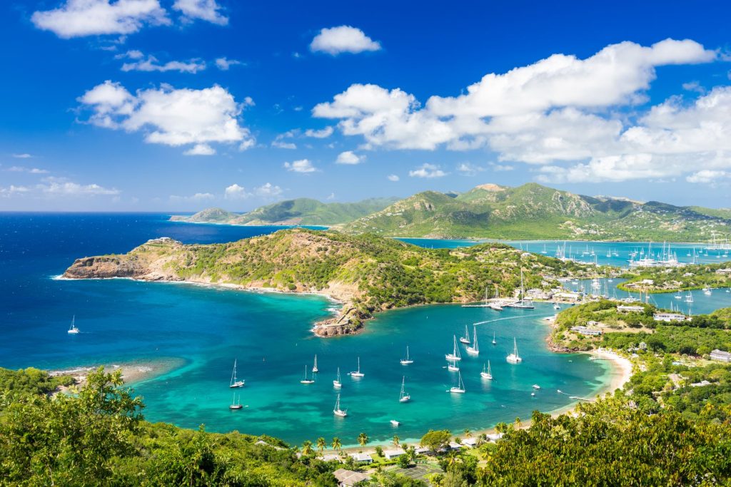 The Best Times to Book Flights from Antigua to the US